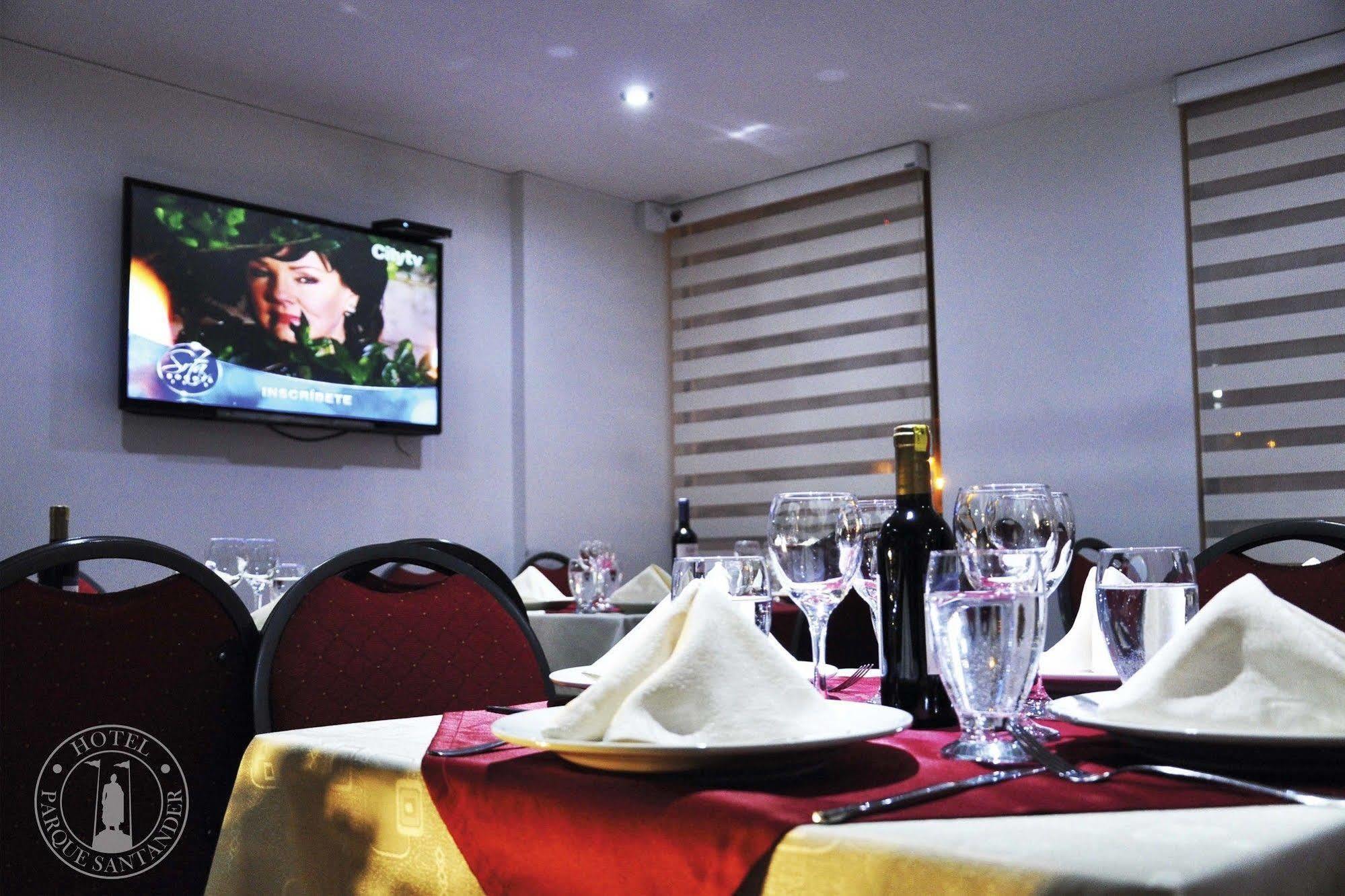 Hotel Parque Santander Tunja Bagian luar foto