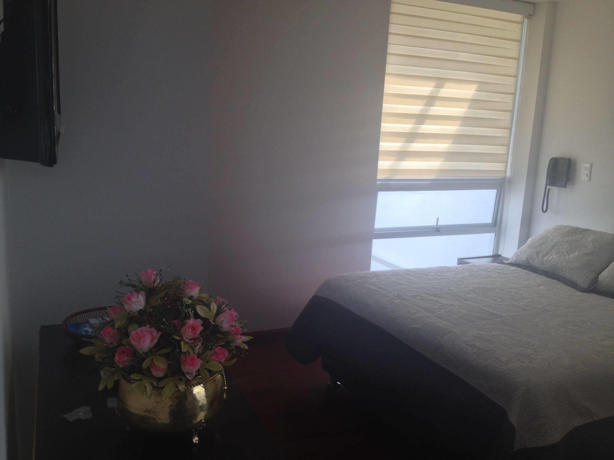 Hotel Parque Santander Tunja Bagian luar foto
