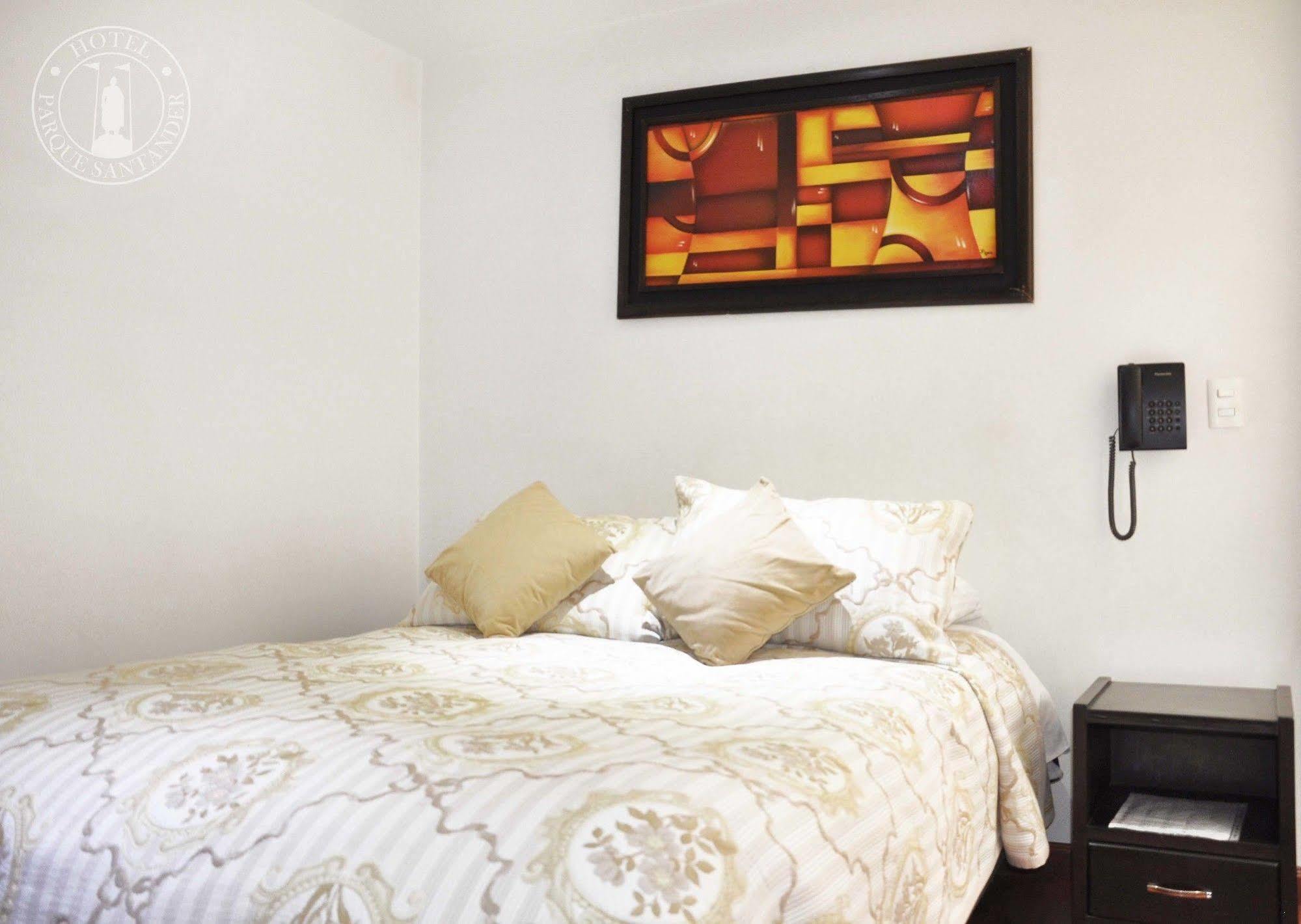 Hotel Parque Santander Tunja Bagian luar foto