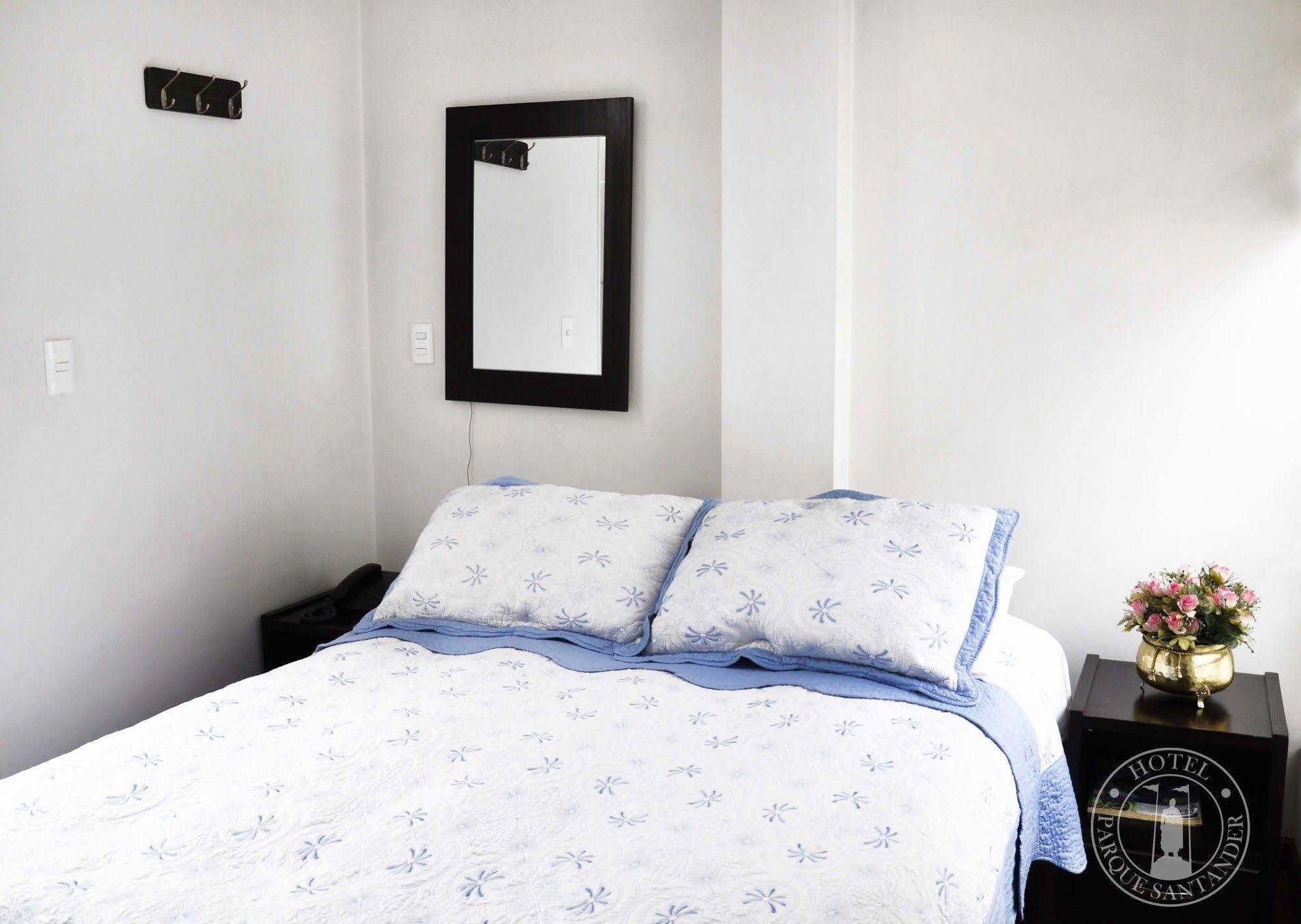Hotel Parque Santander Tunja Bagian luar foto